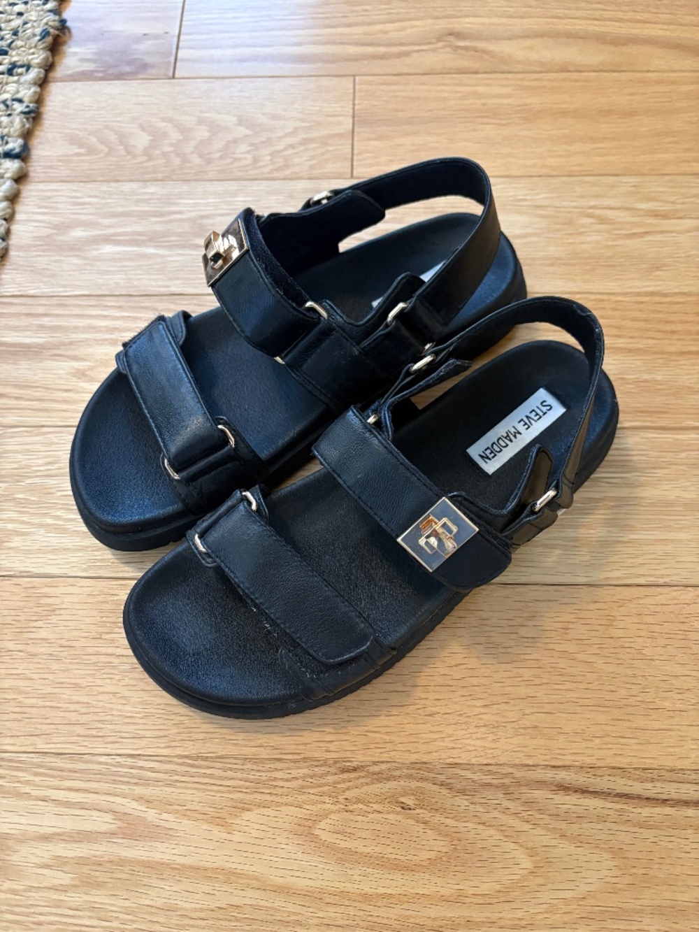 Steve Madden leather sandals